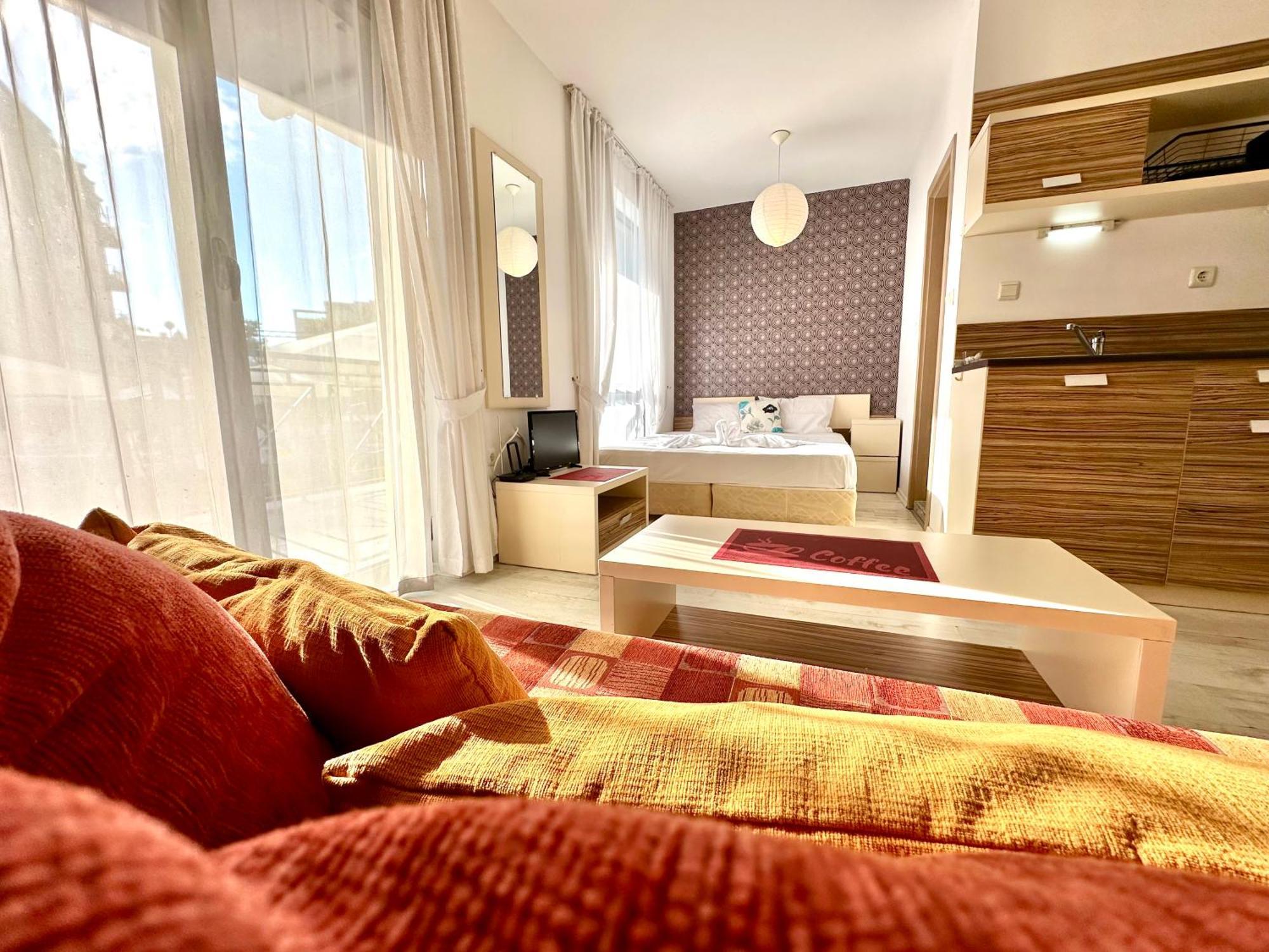 Menada Rainbow Apartments Sluneční pobřeží Exteriér fotografie